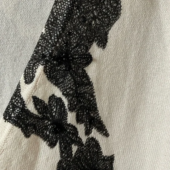 Worthington sweater. Cardigan. Silk. Beaded. Embroidered.  Size L. - Picture 4 of 9
